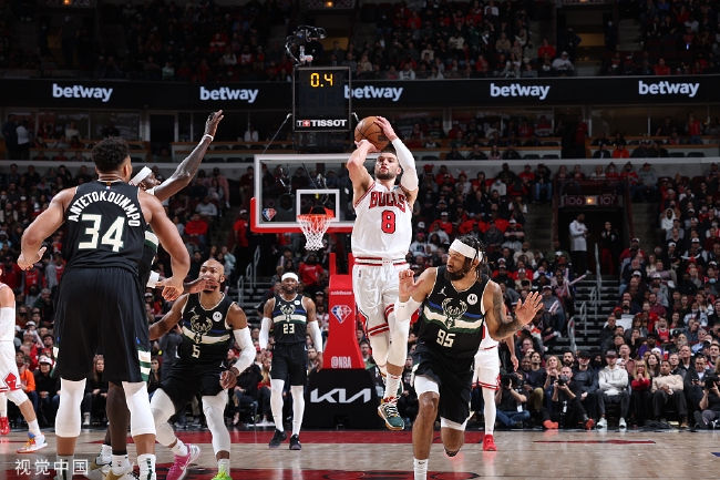  拉文高效砍分公牛击败猛龙结束连败