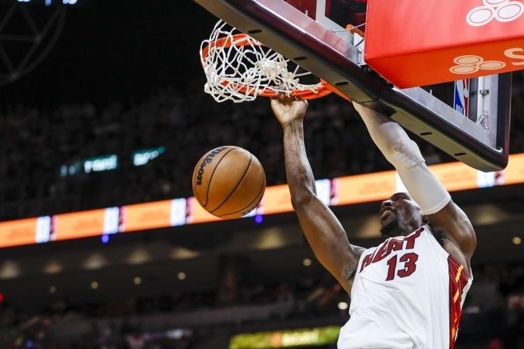  阿德巴约统治禁区热火主场轻取黄蜂获连胜