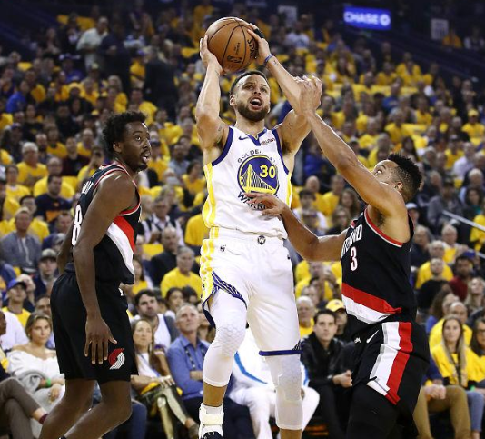  勇士全员爆发多点开花大胜国王延续客场强势